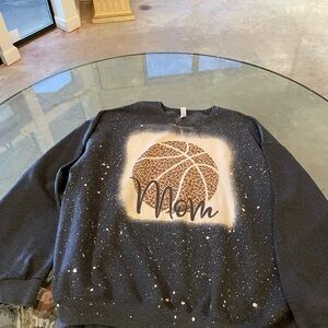 Jerzees Cream and Gray Graphic Boxy Sweatshirt